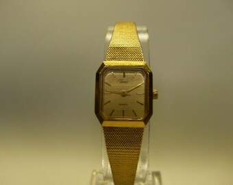 Vintage Timex Gold Tone Stainless Steel Quartz Ladies Cocktail Watch