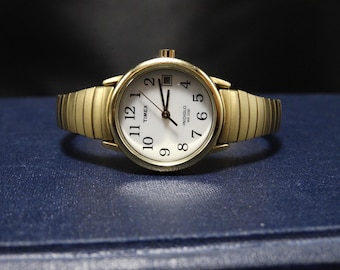 Vintage Timex Indiglo Women’s Gold-Tone Watch Expansion Bracelet White Dial Date T2H351