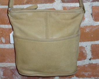 Vintage Coach Natural Leather  Shoulder Bag