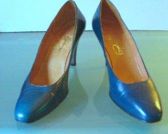 Vintage Pappagallo Teal Blue Leather Pumps Made in Spain Size 7M