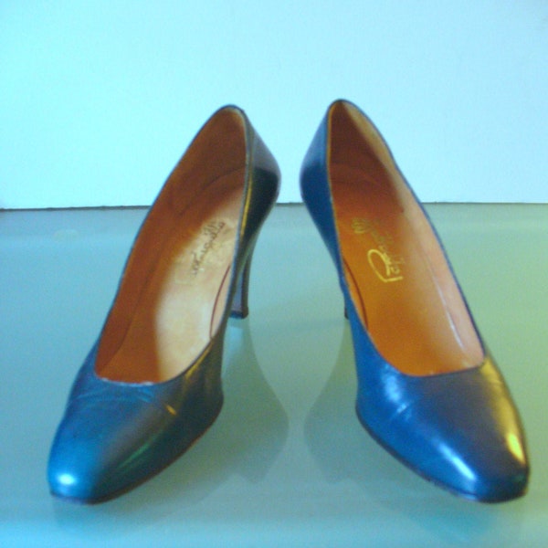 Vintage Pappagallo Teal Blue Leather Pumps Made in Spain Size 7M