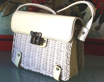 Vintage  Accordion Style  Wicker Purse