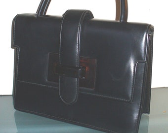 Vintage  Handbag With Lucite Clapse