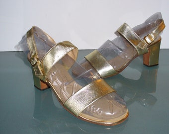 Vintage Daisy Gold Metallic Sandals 6.5B