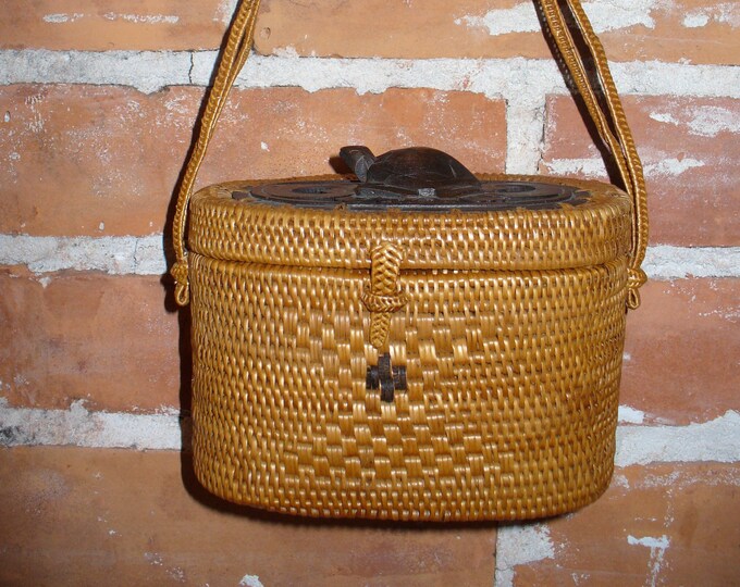 Featured listing image: Vintage Straw Bag With Carved Turtle Accent