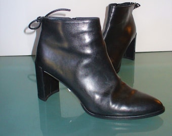 Stuart Weitzman Short Black Boots Size 6 M