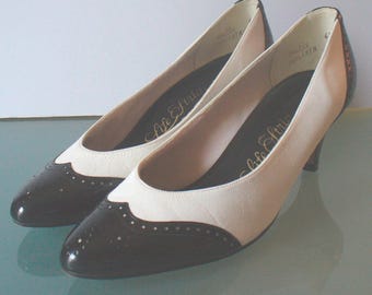 Life Stride Black & White Spectator Pumps Size 7.5AA
