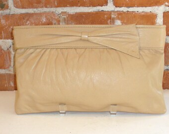 Vintage Tadora Biege Clutch Bag With Bow Feature