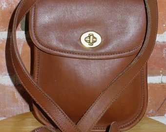 Vintage Coach British Tan Side Pack Bag