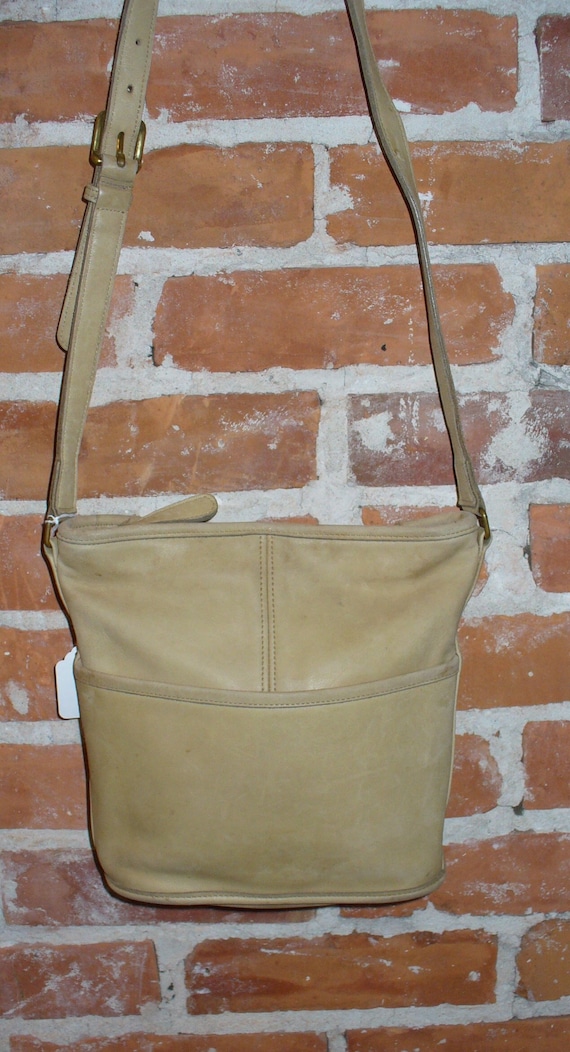 Vintage Coach Natural Leather  Shoulder Bag