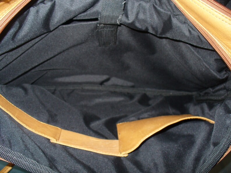 Made in Colombia Leather Cross Body Messenger Bag