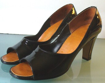 Vintage Contempos Black Patent Leather Open Toed Shoes Size 7M