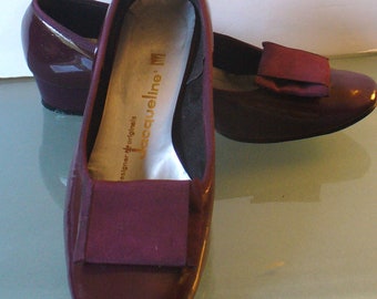 Jacqueline Plum Patent Leather Flats W/ Bows Size 7.5B