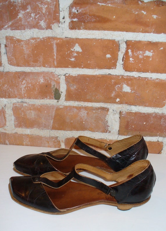Vintage CYDWOQ Hand Made Shoes Size 35