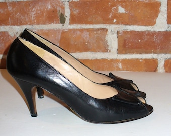 Vintage Pappagallo Black Leather Peep toe Pumps Made in Spain Size 7.5 N
