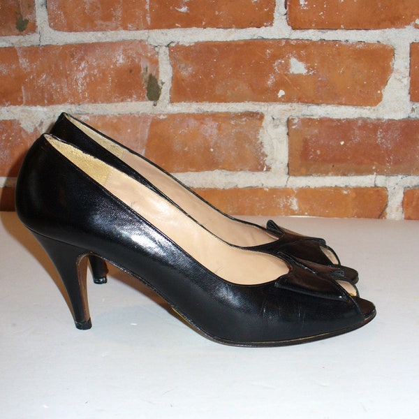 Vintage Pappagallo Black Leather Peep toe Pumps Made in Spain Size 7.5 N