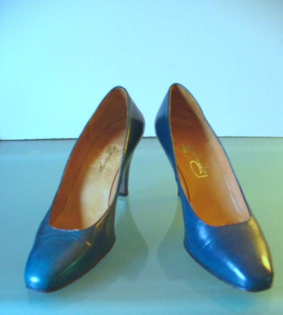 Vintage Pappagallo Teal Blue Leather Pumps Made i… - image 1