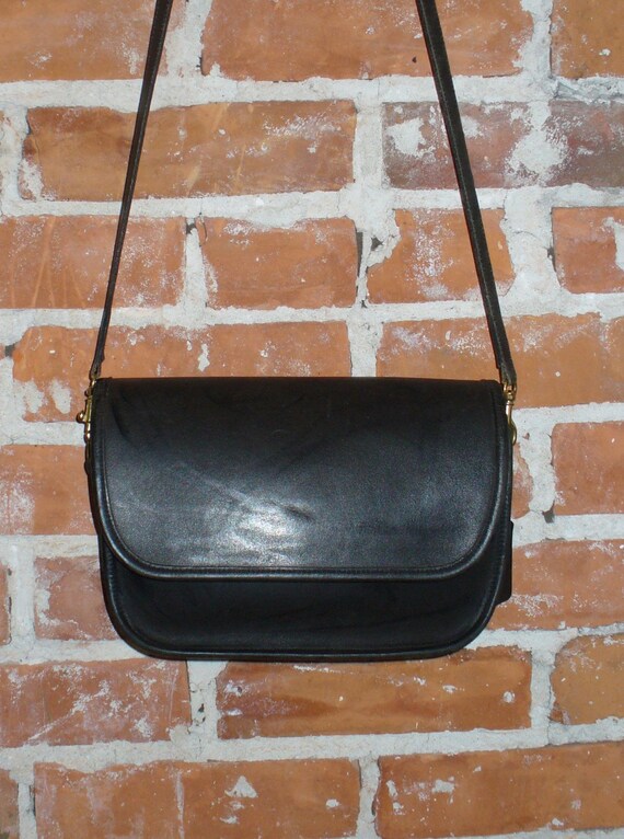 Vintage Coach Black Crossbody Shoulder Bag