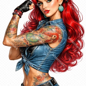 Könnte beinhalten: Digitale Illustration einer Frau mit leuchtend rotem Haar und grünen Augen. Sie trägt eine Jeansweste, Shorts und einen schwarzen Gürtel. Ihre Arme sind mit bunten Tätowierungen bedeckt. Sie trägt auch einen schwarzen Handschuh und ein rot-weiß gepunktetes Armband.