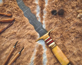 Pugnale da caccia fatto a mano con impugnatura in corno di cervo naturale - Coltello con lama robusta per amanti della vita all'aria aperta, accessorio di sopravvivenza personalizzato, regalo unico per gli sposi
