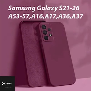Könnte beinhalten: Burgunderfarbene Handyhüllen für Samsung Galaxy S21-26, A53-57, A16, A17, A36 und A37 Modelle. Die Hüllen werden in einer Studioaufnahme mit dem Markennamen Casetec unten links gezeigt. Die Hüllen haben eine matte Oberfläche.