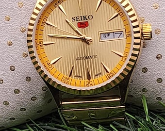 Vintage Seiko 5 Automatic Watch, Gold Plated, golden Dial, Day/Date, made in japan