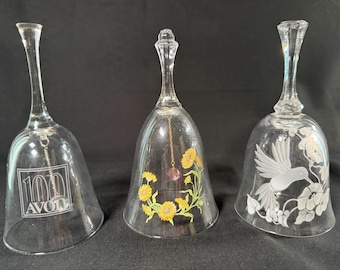 Conjunto de 3 sinos de cristal Avon vintage com 24% de chumbo | Sinos de cristal lapidados à mão | 100º aniversário da Avon | Colecionáveis com tema de beija-flor e flores