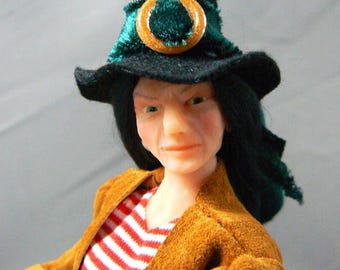 Dollhouse Witch From "Fairytaledreams" 1:12