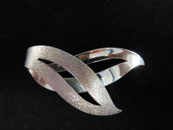 Sarah Coventry Brooch Brush Silver tone