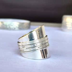 Sterlingzilveren gelaagde statementring, brede band, minimalistische stapelillusie