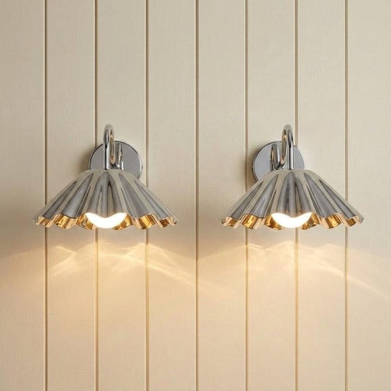 Handmade Polished Chrome Scalloped Wall Sconce – Fluted Gooseneck Vanity Light – Silver Ruffled Shade Lamp Flower Shaped MCM Art Home Décor