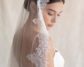 Voile de mariée en dentelle de Chantilly française | Voile de mariée mantille cathédrale