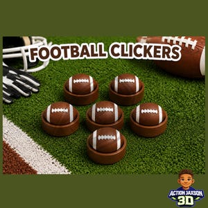 Pode incluir: Cinco clickers em formato de bola de futebol americano castanho com atacadores brancos, cada um sobre uma base circular castanha a condizer. O texto FOOTBALL CLICKERS é exibido em letras brancas grandes no topo e um logótipo no canto.