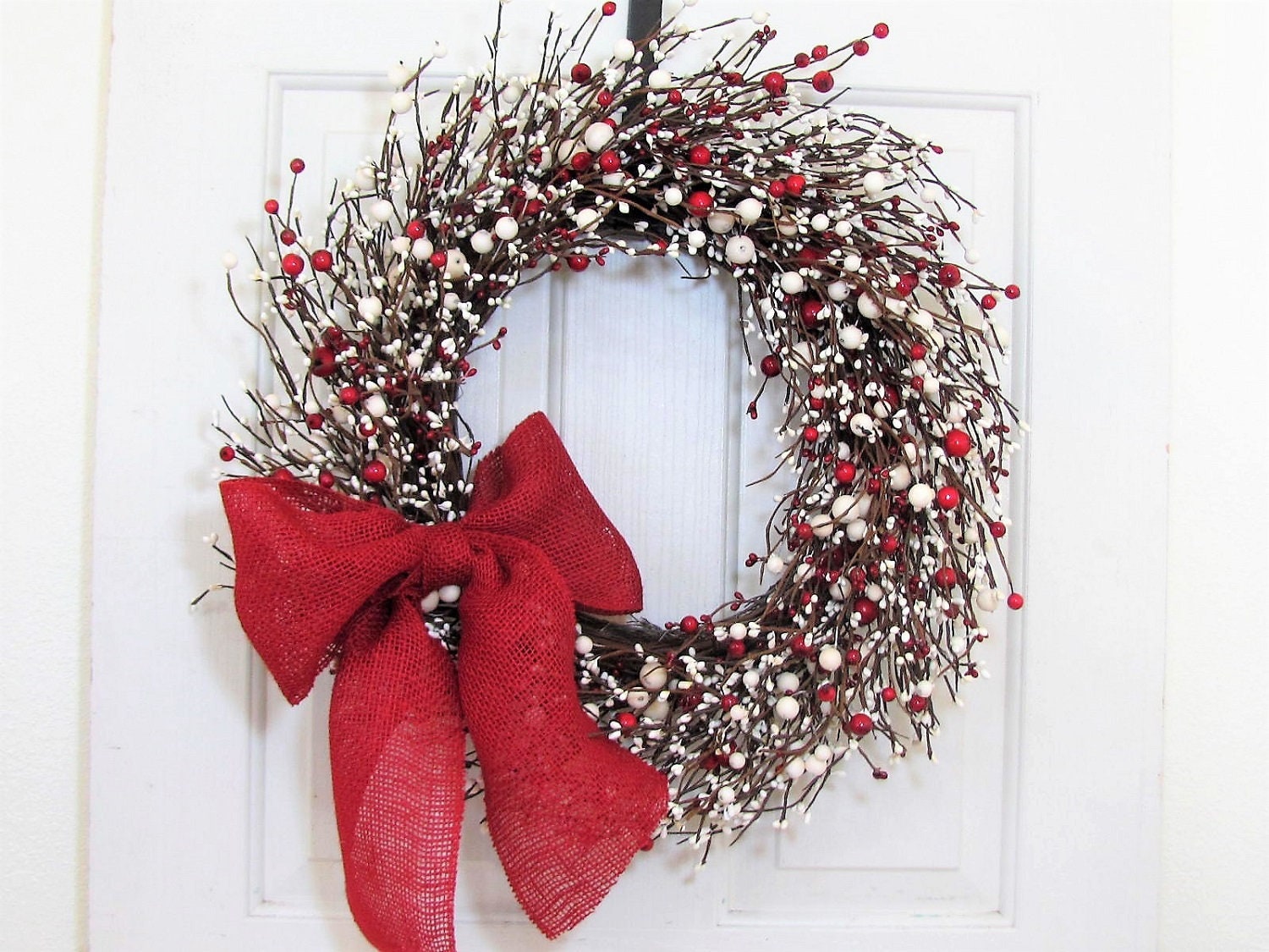 Valentine Red Berry Wreath Storm Door Ivory 50