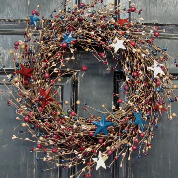 Americana Wreath - Patriotic Metal Star Pip Berry Wreath - Primitive Wreaths - Americana Home Decor - Front Door Wreath - USA