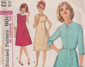 60s A Line Dress or Jumper Simplicity 5116 Size 12 Bust 32 Sleeveless or 3/4 Sleeves / Centre Seam Stitching / Neckline Variations