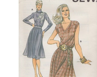 1980s Skirt and Top Pattern Kwik Sew 1182 Sizes 6 to 12 V Neck/ Turtleneck / Flared Skirt / Kerstin Martensson Unused Vintage Sewing Pattern