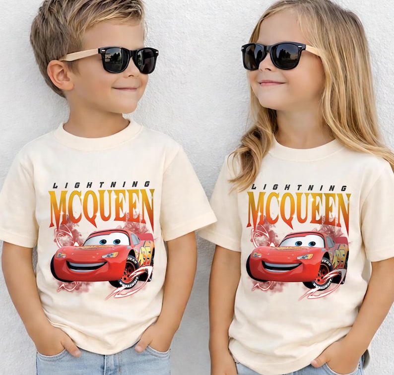 Vintage Disney Bilar Barntröja, Blixten McQueen, Tow Mater Ungdomströja, Kolvkoppströja bild 1