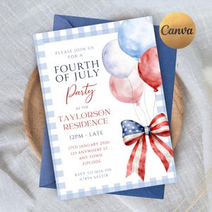 Pode incluir: Um convite para a festa do Dia da Independência com uma borda azul xadrez. O convite apresenta balões em aquarela em vermelho, branco e azul, e um laço patriótico. O texto inclui detalhes da festa e informações de RSVP.