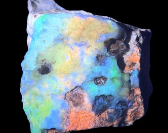 Fluorescencyjny opal – wielokolorowa matryca UV + fosforyzująca (zielona, niebieska, pomarańczowa)