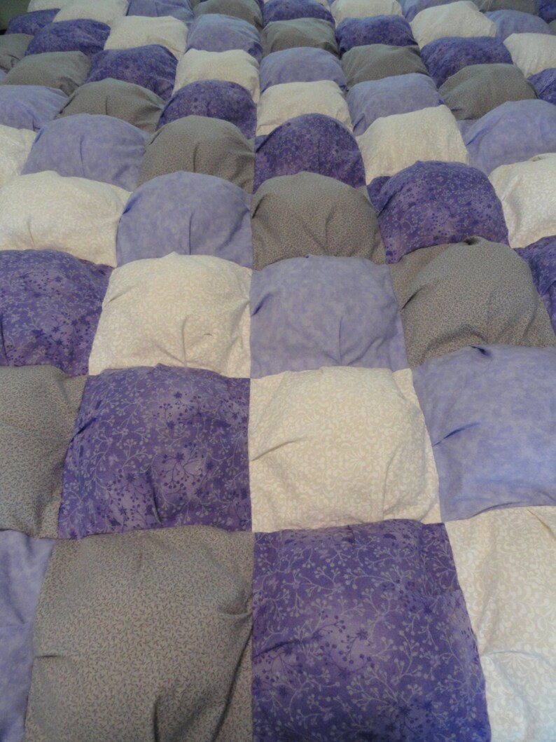 SALE Queen size Puff quilt 91x91 Purple Lavender Cream & Etsy