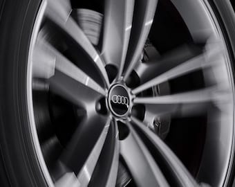 AUDI Floating/Spinning Center Caps