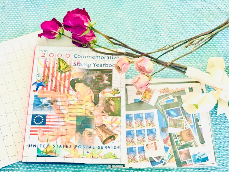 Stamp Collection Commemorative Y2K Yearbook 2000 FREE DOMESTIC SHIPPING