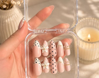 Uñas postizas Monocromáticas con Diseño Floral