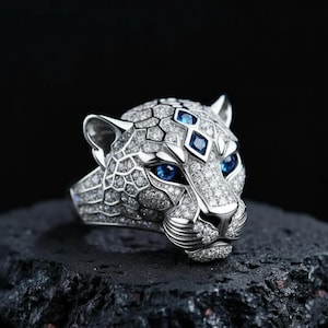 Ring med blå topas och panterdiamanter, lyxig leopardring med blå ögon, statementring i 14k guld, statementring för stor katt, djursmycken för män