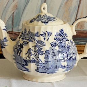 Vintage Sadler Blue Willow Teapot English Transferware Tea Pot