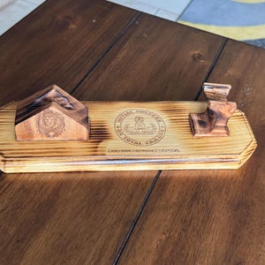 Dekorativer Axt-Aufsteller