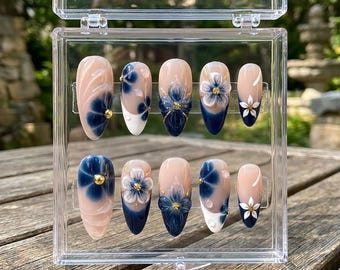 Uñas postizas de lujo azul marino / Uñas largas almendradas con flores 3D / Elegante caja de uñas de gel / Uñas postizas personalizadas reutilizables para ella