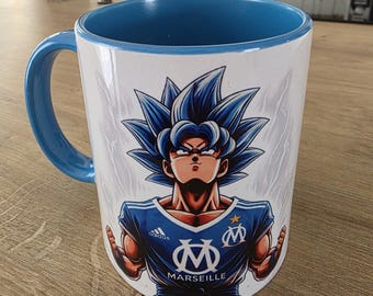 Taza azul estilo manga inspirada en el Marsella – taza de cerámica personalizada – idea de regalo para aficionados al fútbol y al anime.