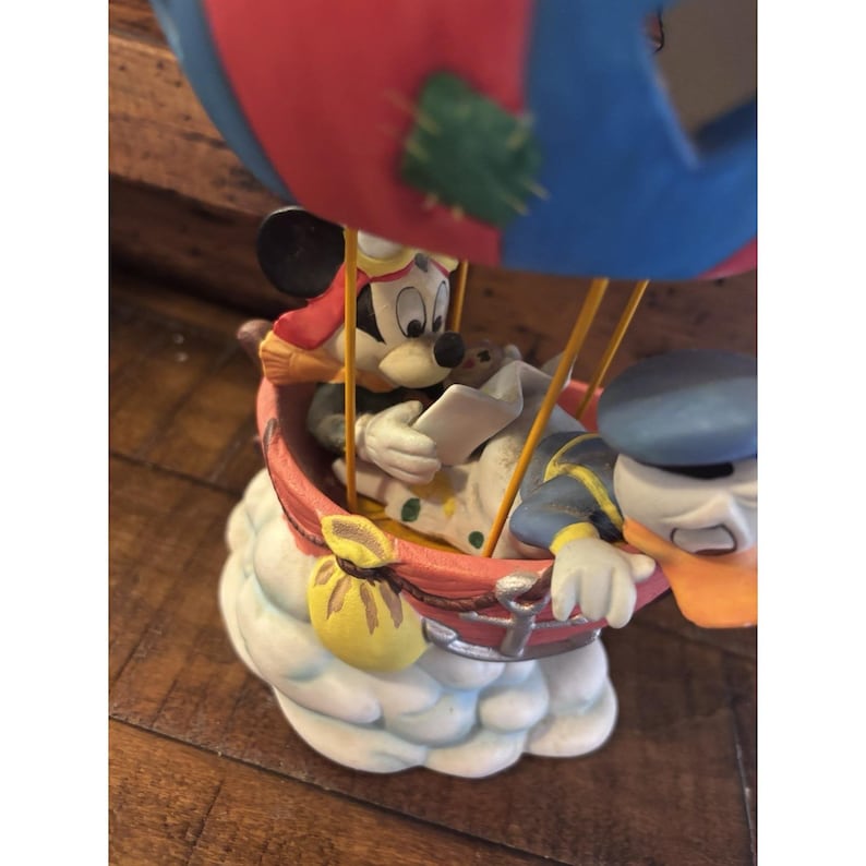 Enesco Disney sällsynt dekor Musse Pigg luftballong Kalle Långben Keramiklampa bild 4
